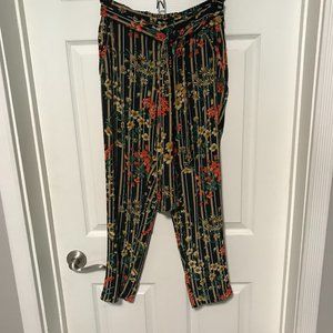 Zara: Good Condition Floral pants with fabric belt
